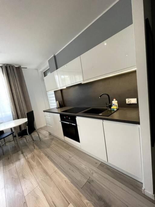 New Apartment - Near Sky Tower - 4 People - New Building - Lift Wrocław Exterior foto